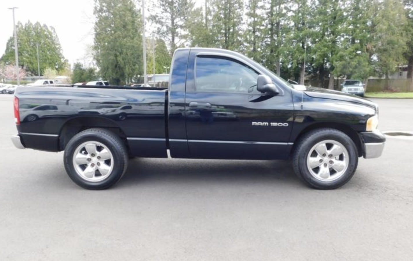 2004 Dodge Ram 1500 Regular Cab SLT Pickup 2D 6 1/4 FT